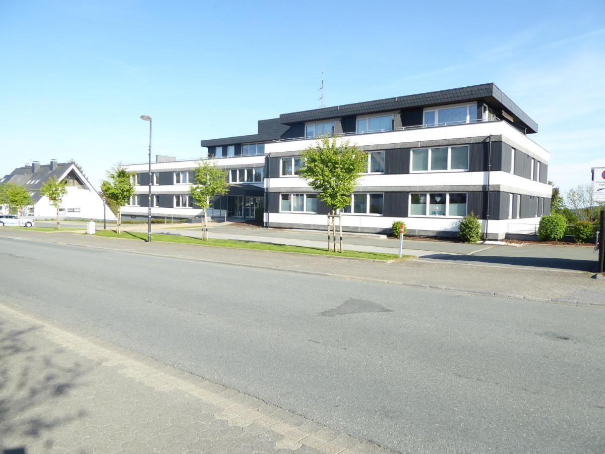 Apartment Citystar Winterberg Ferienwohnung 5 Pers Pool Sauna Ps4 Terrasse Near Bikepark Buitenkant foto